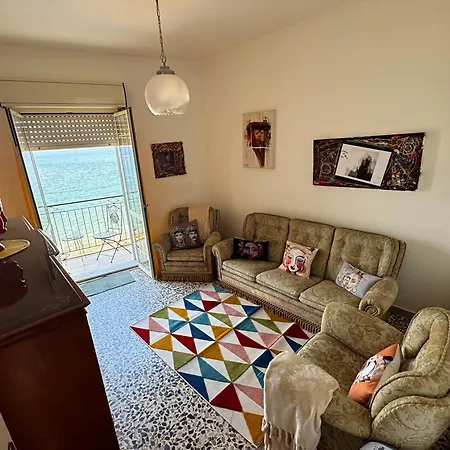 Casa Cleopatra Beachfront * Augusta