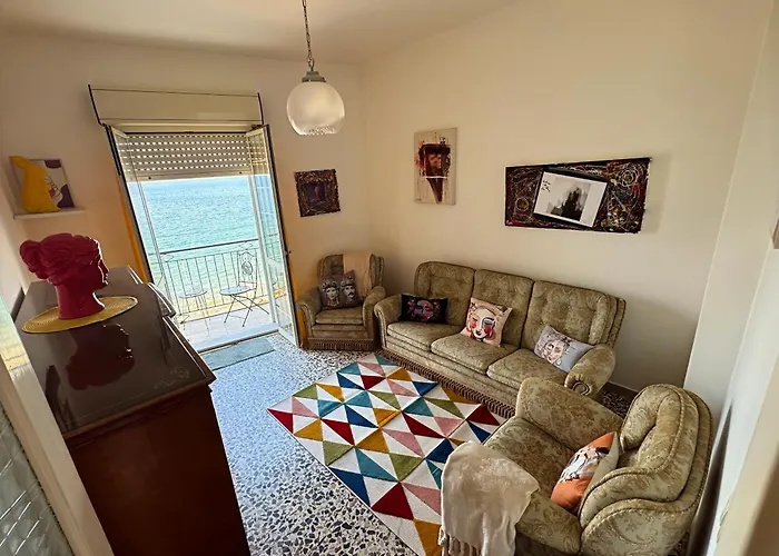 Casa Cleopatra Beachfront * Augusta