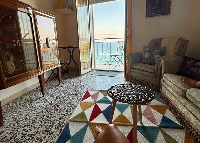 Casa Cleopatra Beachfront