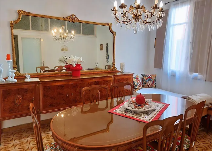 Casa Cleopatra Beachfront Apartment