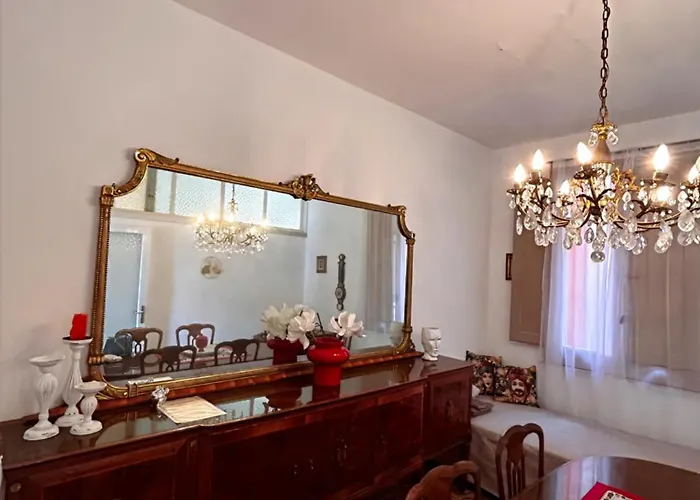 Casa Cleopatra Beachfront Apartment